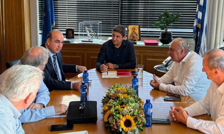 Συνάντηση ΥπΑΑΤ με Κεντρική Ένωση Επιμελητηρίων