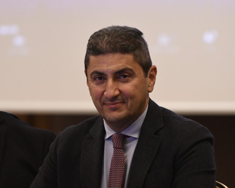 Αυγενάκης: «Μόνος μας στόχος η στήριξη των αγροτών»