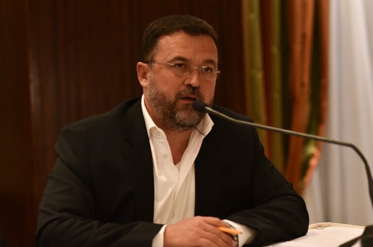 Τι απαντά το ΥπΑΑΤ στην επιστολή της ΕΘΕΑΣ